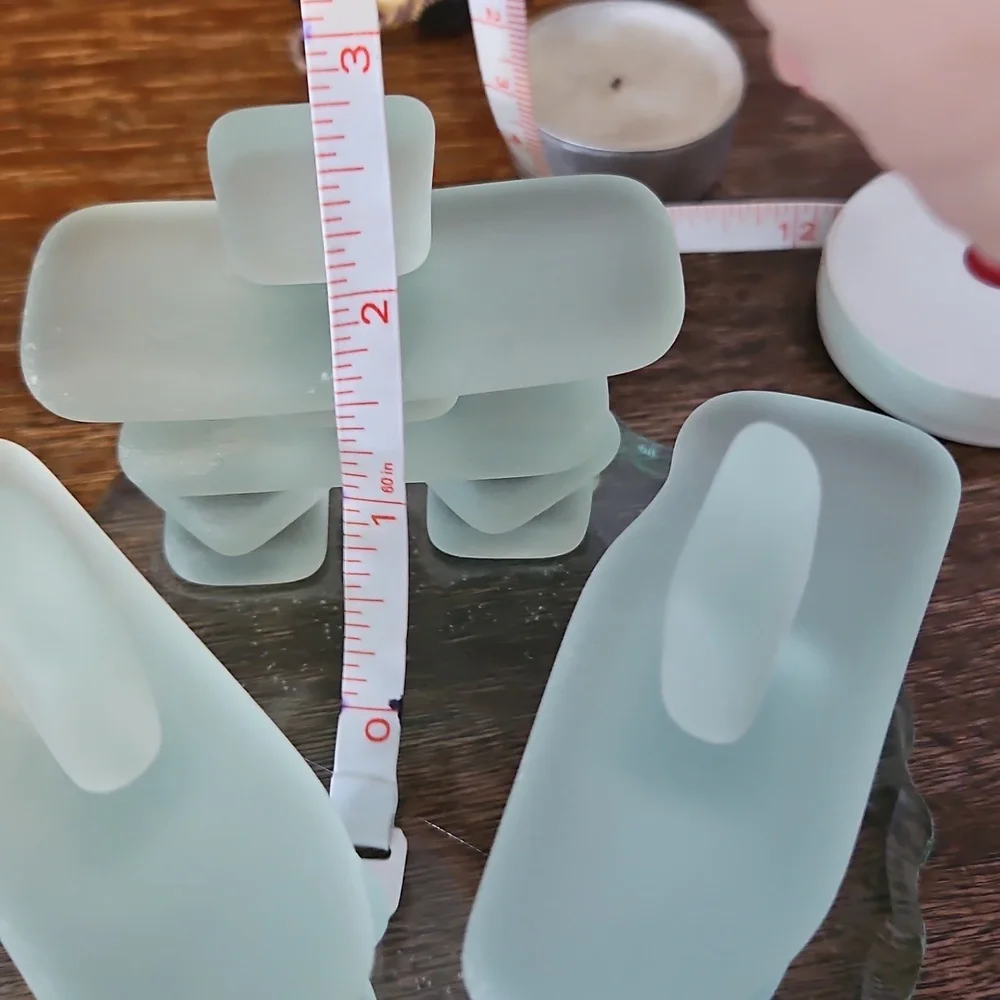 Frosted Glass Inukshuk - Picture 5 of 5